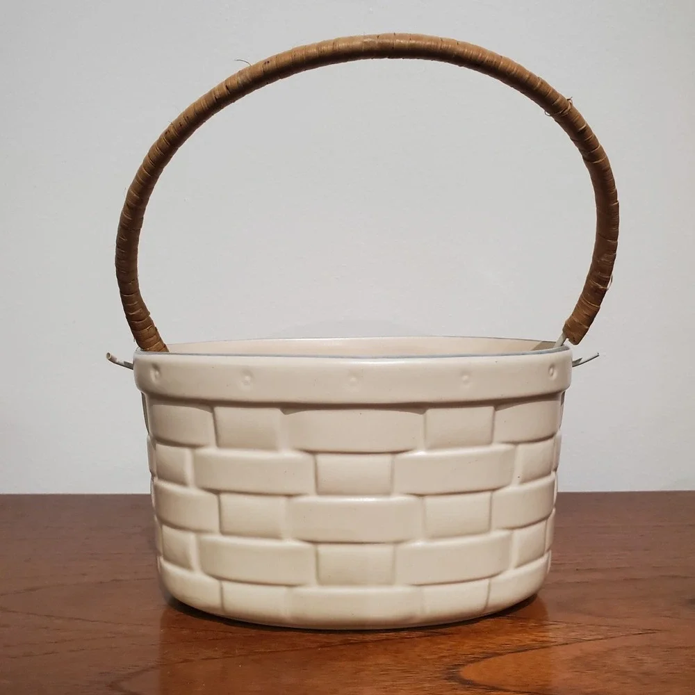 Pfaltzgraff Rare Remembrance Oval Ceramic Basket with Handle‎
